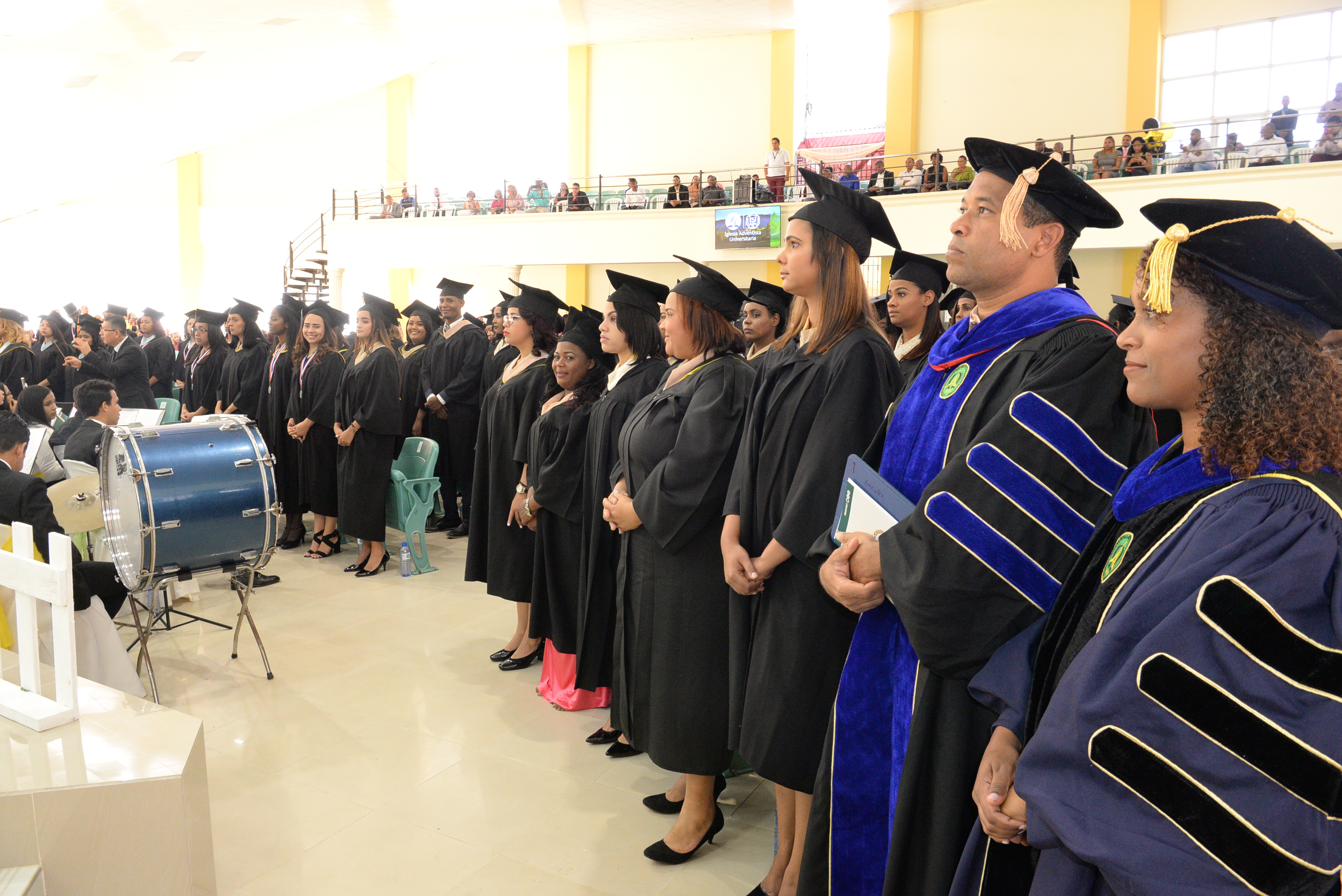 Estudiantes graduación unad. Graduacion universidad adventista dominicana